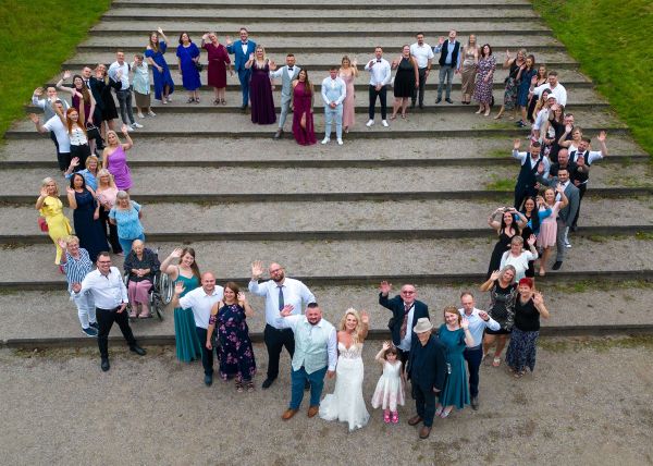 Drohneaufnahme einer Hochzeitsgesellschaft in Oberhausen